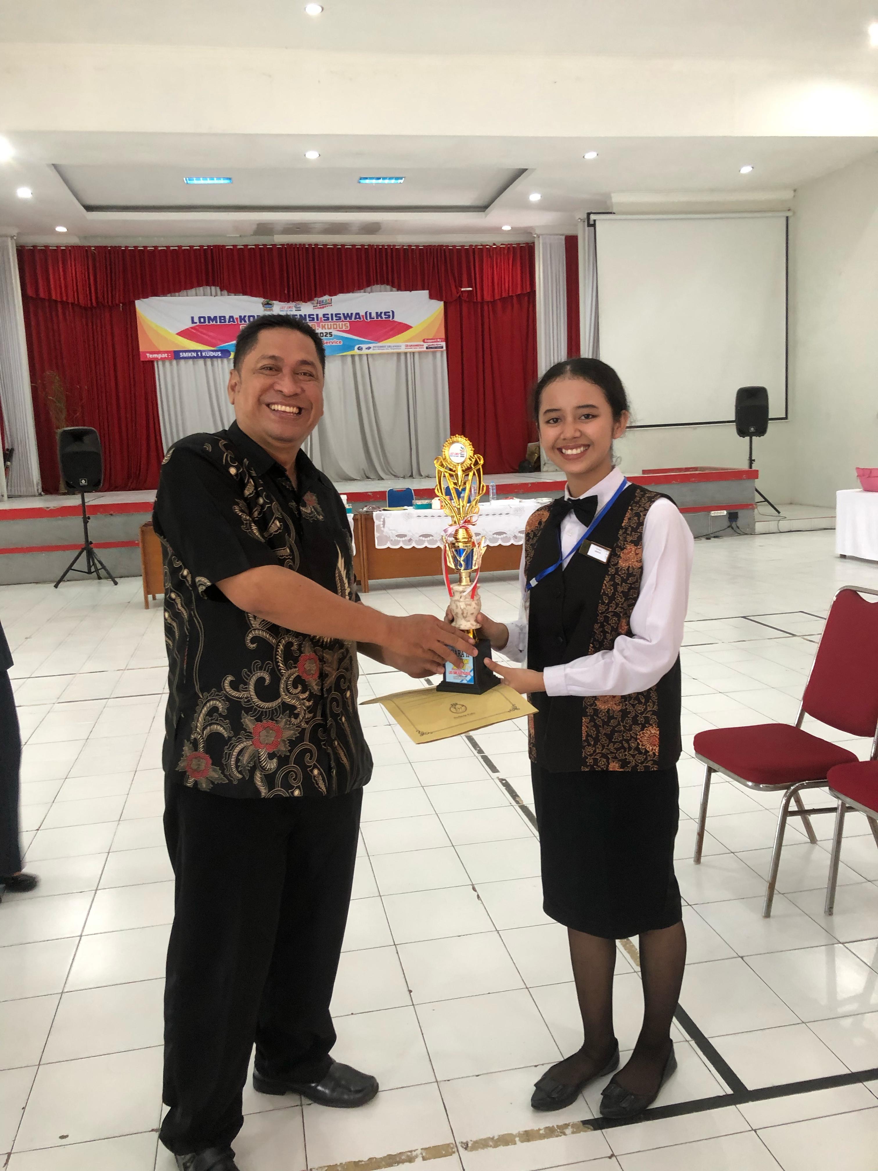 Juara II Lomba LKS 2025 : Patisserie and Convectionary